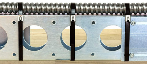 Dây rút thép bọc nhựa bền bỉ, chịu nhiệt từ -80°C đến 540°C, ứng dụng đa ngành.