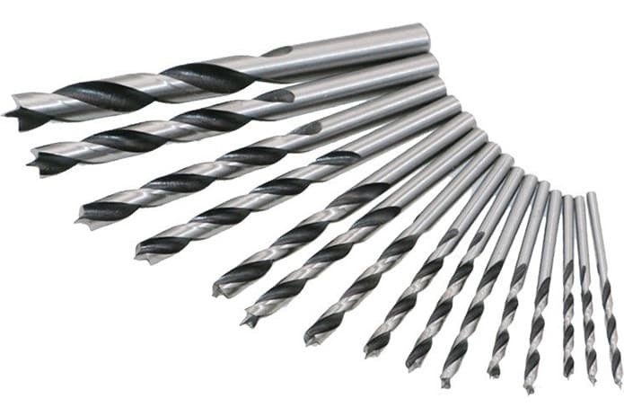 Nhược điểm mũi khoan tường: đầu Carbide có thể bị mẻ khi va chạm mạnh và không thể dùng để khoan kim loại.