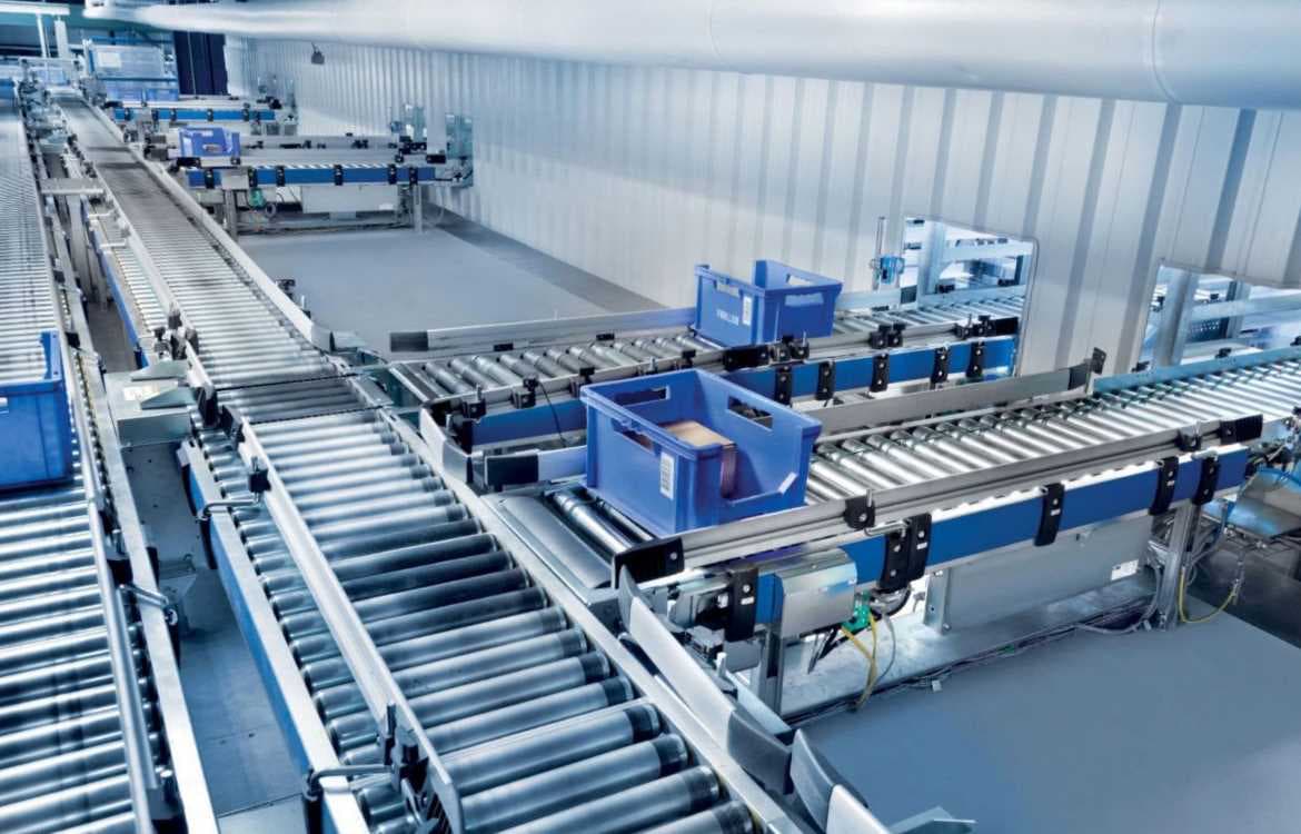  Vòng bi cầu tự lựa được sử dụng trên con lăn băng tải để bù trừ lệch thẳng hàng của gối đỡ.