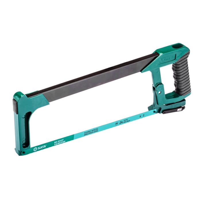  Cưa tay Sata với khung nhôm nhẹ và lưỡi thép bền, tiện lợi cho thợ cơ khí và xây dựng.