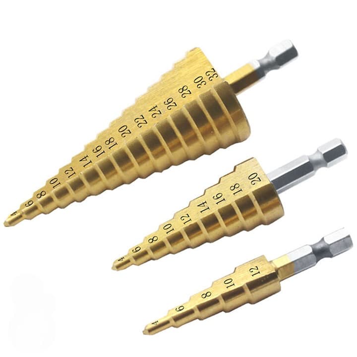 Nhiều mũi khoan tháp với các dải đường kính và số lượng bậc khác nhau, minh họa sự đa dạng kích thước.