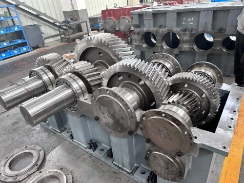 Vòng bi kim với vòng gia công đảm bảo độ chính xác cho máy công cụ.