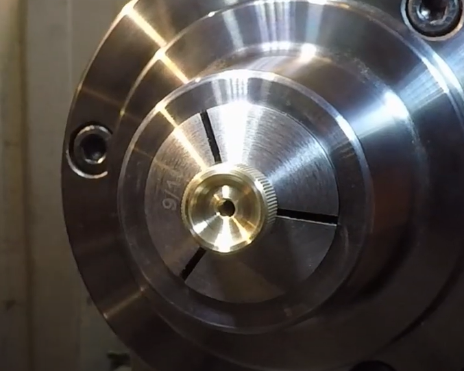 Nut-With Knurled Heads có vai trò quan trọng trong nhiều ngành như Cơ khí và chế tạo máy hay công nghiệp ô tô